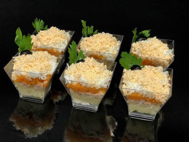 Мимоза в стаканчиках